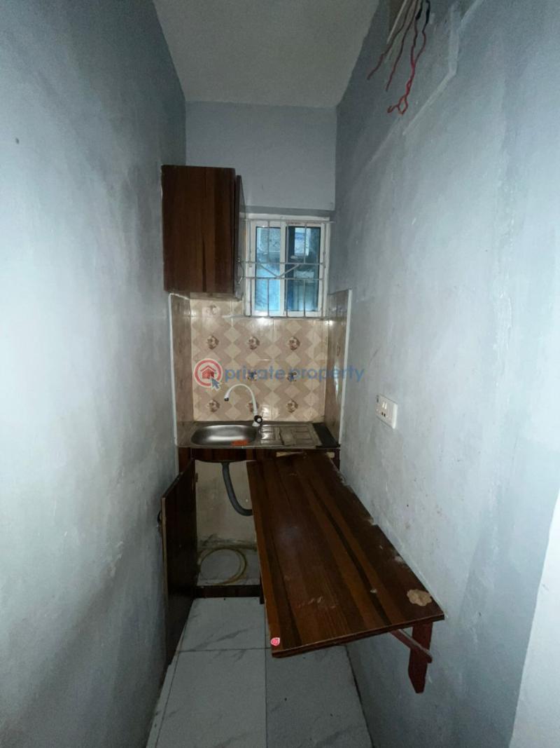 1 bedroom Self Contain For Rent Off Market Street Shomolu, Lagos Onipanu Shomolu Lagos - 2
