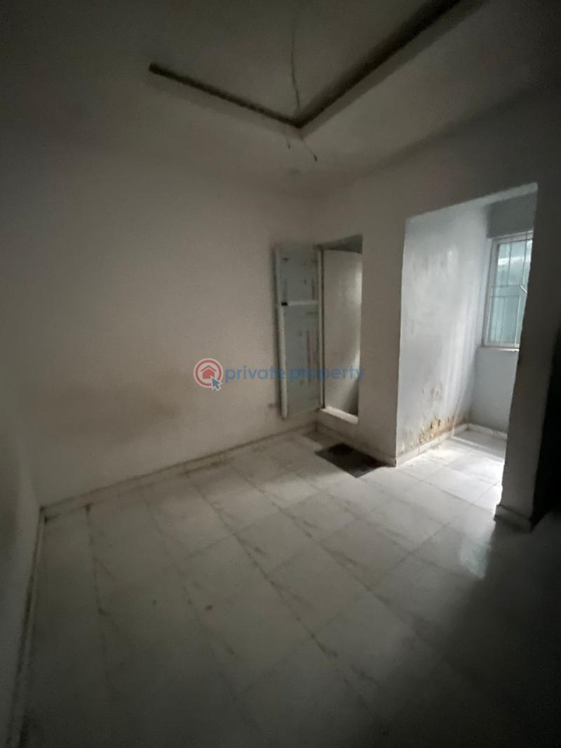 1 bedroom Self Contain For Rent Off Market Street Shomolu, Lagos Onipanu Shomolu Lagos - 3