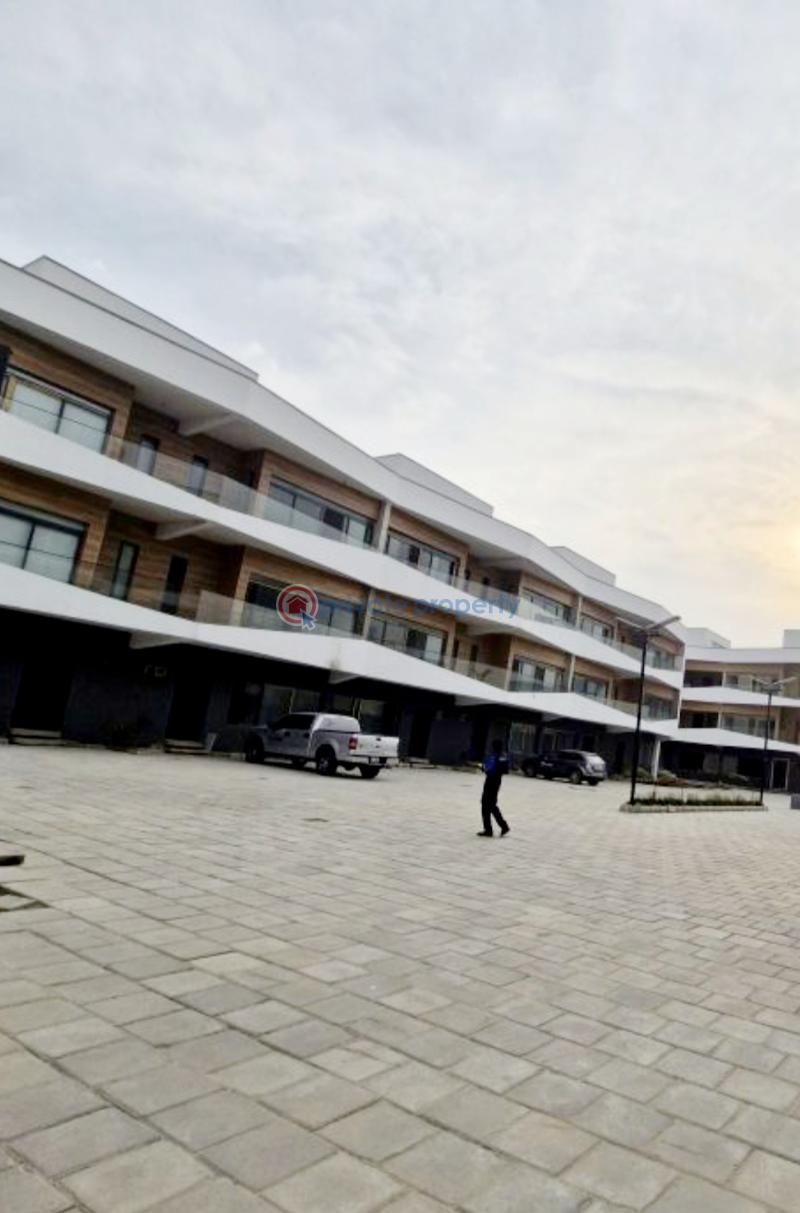 A serviced and well finished 4 bedroom terraced duplex - 34 4 bedroom Terraced Duplex For Sale Ilasan Lekki Lagos - 34