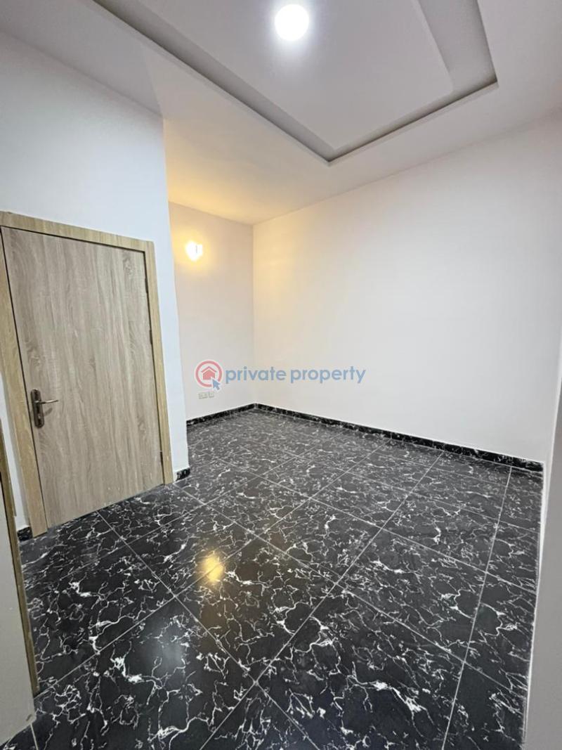 A single ensuite room with 24hrs light - 4 1 bedroom Shared Apartment For Rent Gra Ikota Lekki Lagos - 4