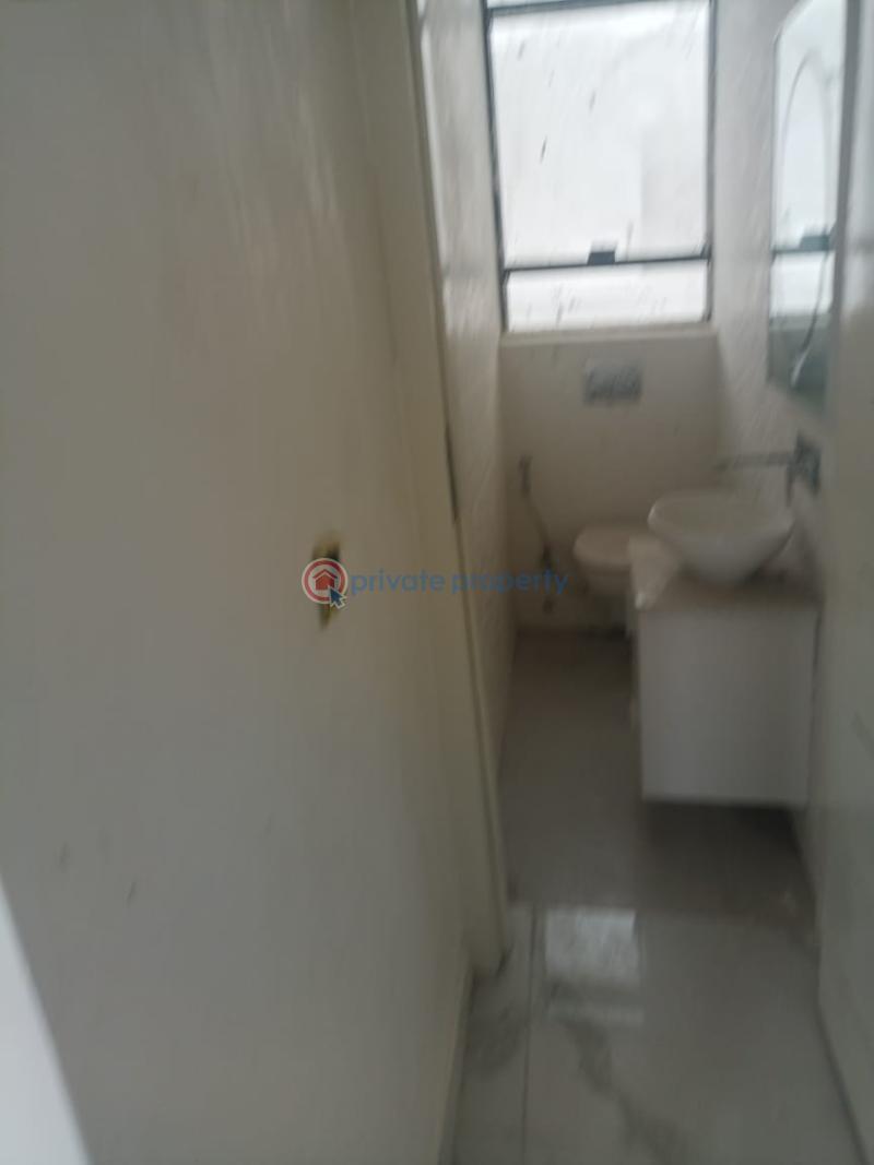 A six bedrooms fully detached house with swimming pool, elevator, cinema all rooms en suite. - 6 6 bedroom Detached Duplex For Sale Pinnock Beach Estate Osapa London Lekki Lagos - 6