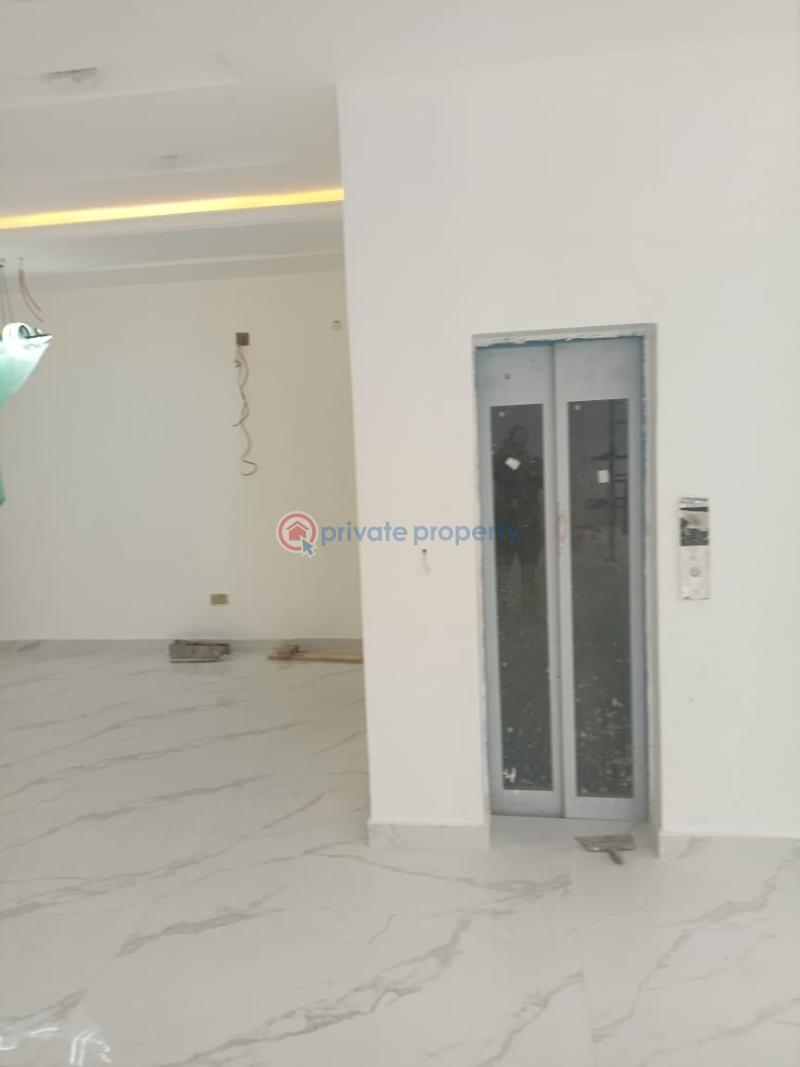A six bedrooms fully detached house with swimming pool, elevator, cinema all rooms en suite. - 4 6 bedroom Detached Duplex For Sale Pinnock Beach Estate Osapa London Lekki Lagos - 4