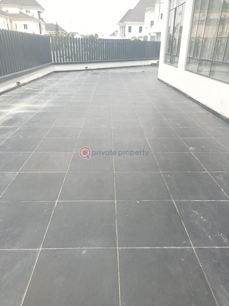 A six bedrooms fully detached house with swimming pool, elevator, cinema all rooms en suite. - 17 6 bedroom Detached Duplex For Sale Pinnock Beach Estate Osapa London Lekki Lagos - 17