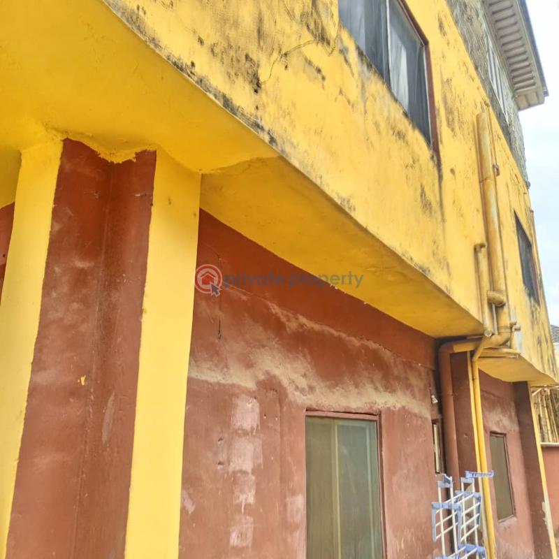 10 bedroom House For Sale Cement Mongoro Cement Agege Lagos - 5