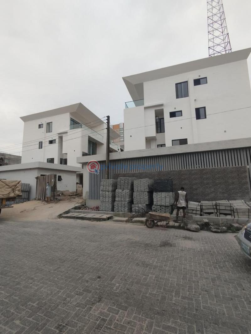 4 bedroom Semi detached Duplex For Sale Parkview Estate Ikoyi Lagos - 1