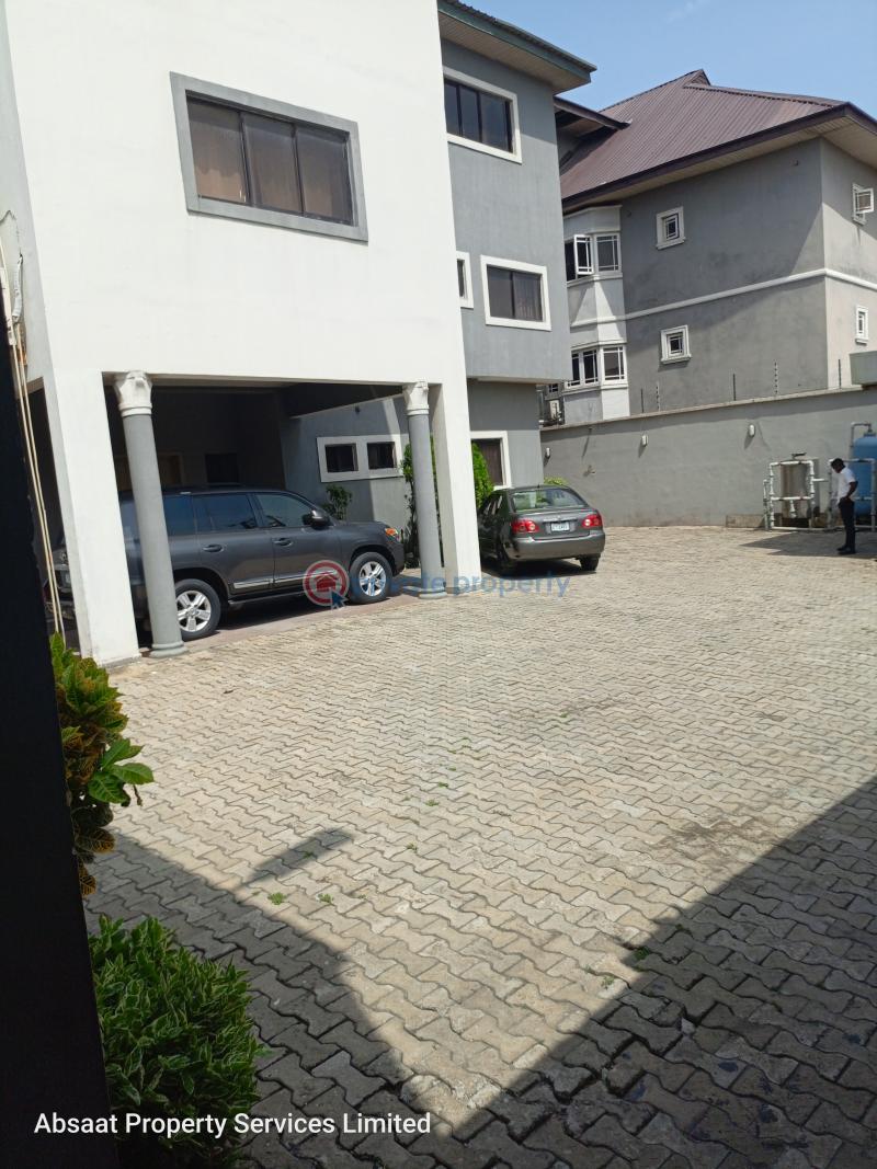A spacious 3bedroom penthouse with a large seat out - 1 3 bedroom Penthouse For Rent Lekki Phase 1 Lagos - 1