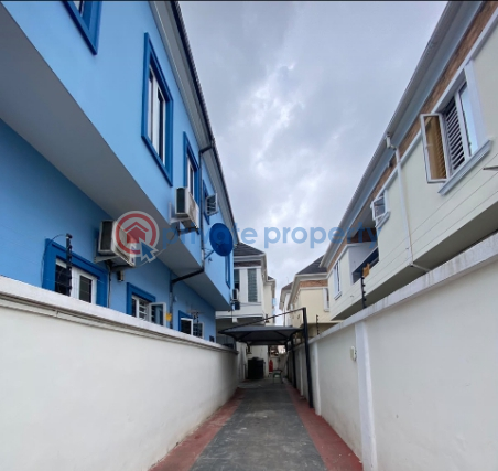 4 bedroom Semi detached Duplex For Rent Chevron Lekki Phase 2 Lagos