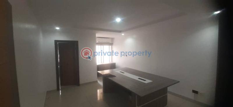 A spacious and full serviced 3 bedroom apartment comes with bq - 13 3 bedroom Block Of Flats For Rent Oniru Royal Estates Victoria ποΈ Lagos Oniru Victoria Island Lagos - 13