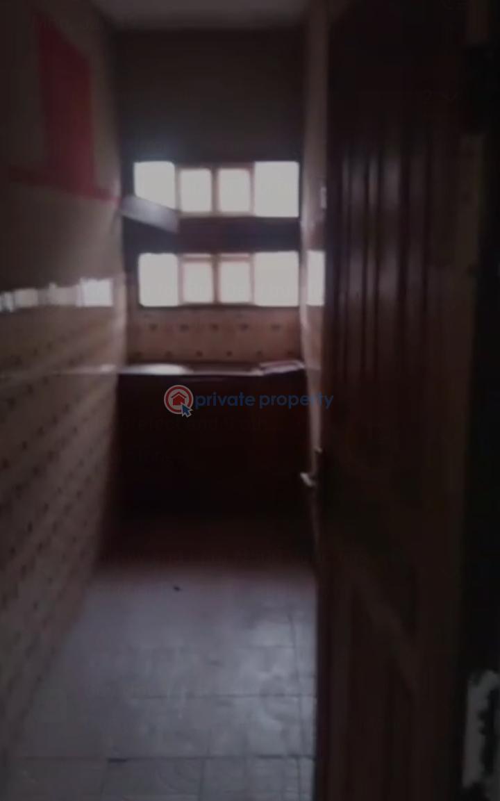 2 bedroom Flat & Apartment For Rent Alagomeji Yaba Lagos - 10