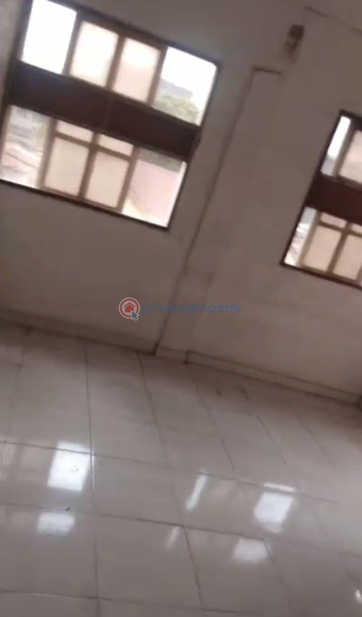 2 bedroom Flat & Apartment For Rent Alagomeji Yaba Lagos - 4