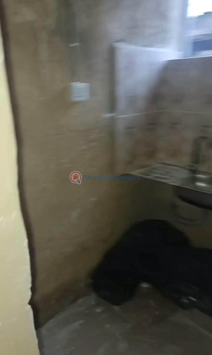 1 bedroom Mini Flat For Rent Onipanu Shomolu Lagos - 6
