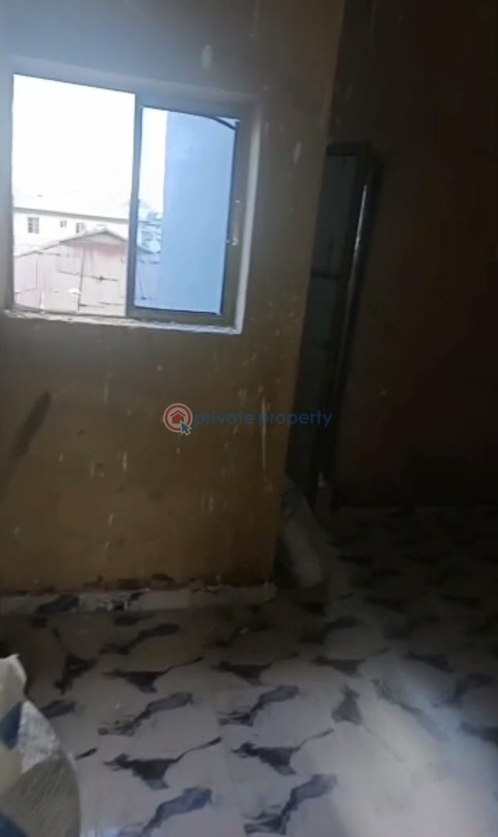 1 bedroom Mini Flat For Rent Onipanu Shomolu Lagos - 7