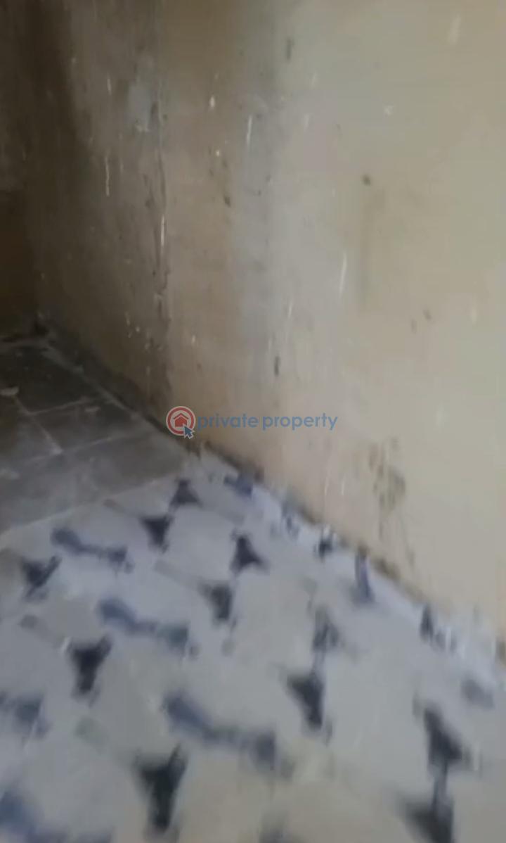 1 bedroom Mini Flat For Rent Onipanu Shomolu Lagos - 3