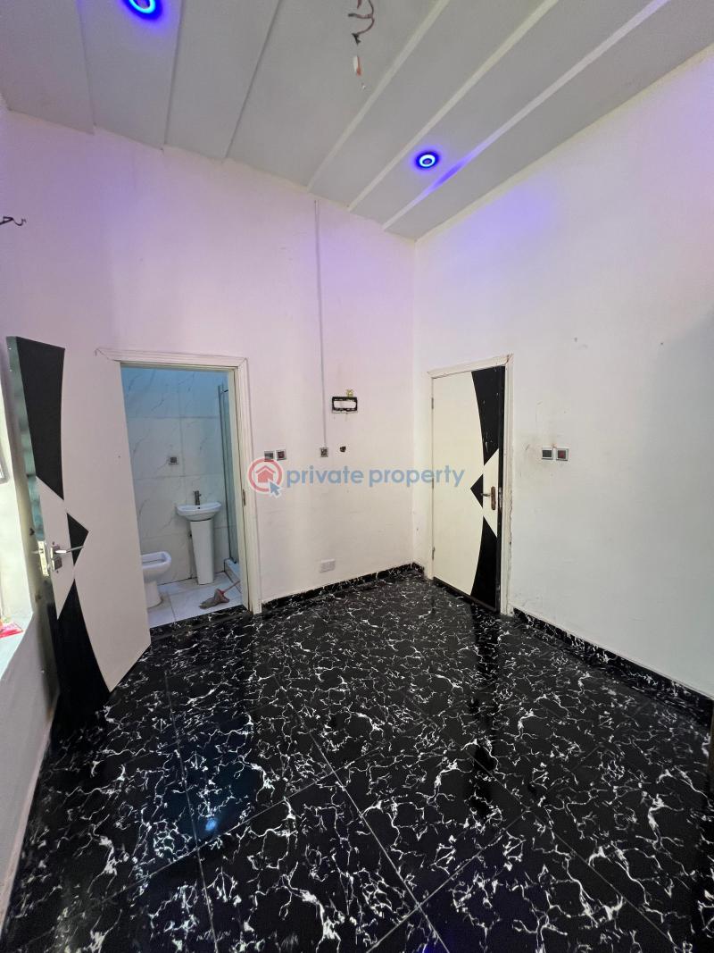 1 bedroom Shared Apartment For Rent A Spacious Room In A Well Maintainedikota Villa Estate, Beside Mega Chicken, Lekki. Ikota Lekki Lagos - 1