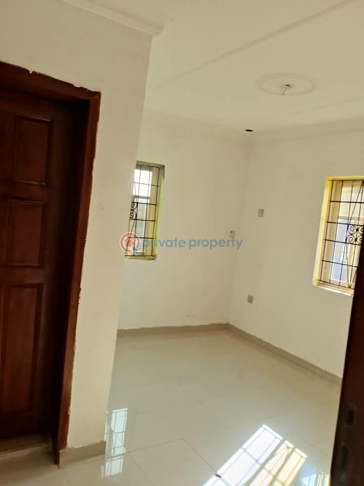 2 bedroom Block Of Flats For Rent Pakuro Lotto Ibafo Ogun area  - 9