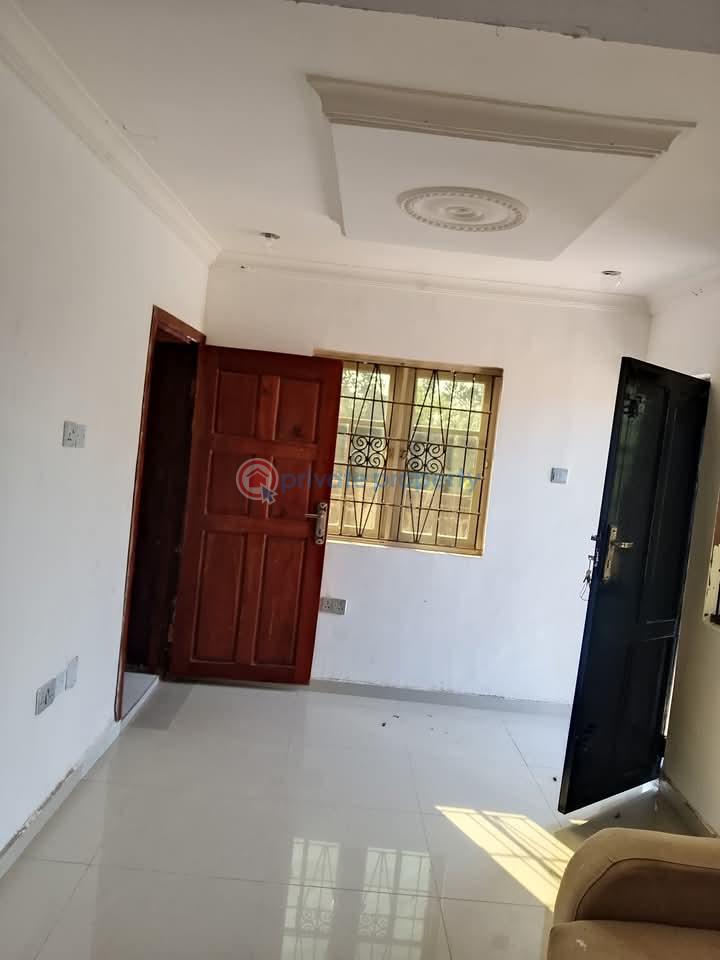 2 bedroom Block Of Flats For Rent Pakuro Lotto Ibafo Ogun area  - 6
