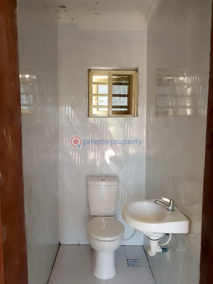2 bedroom Block Of Flats For Rent Pakuro Lotto Ibafo Ogun area  - 5