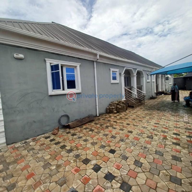 3 bedroom Block Of Flats For Rent Ilu Tuntun Asunle Akala Express Akala Express Ibadan Oyo - 0
