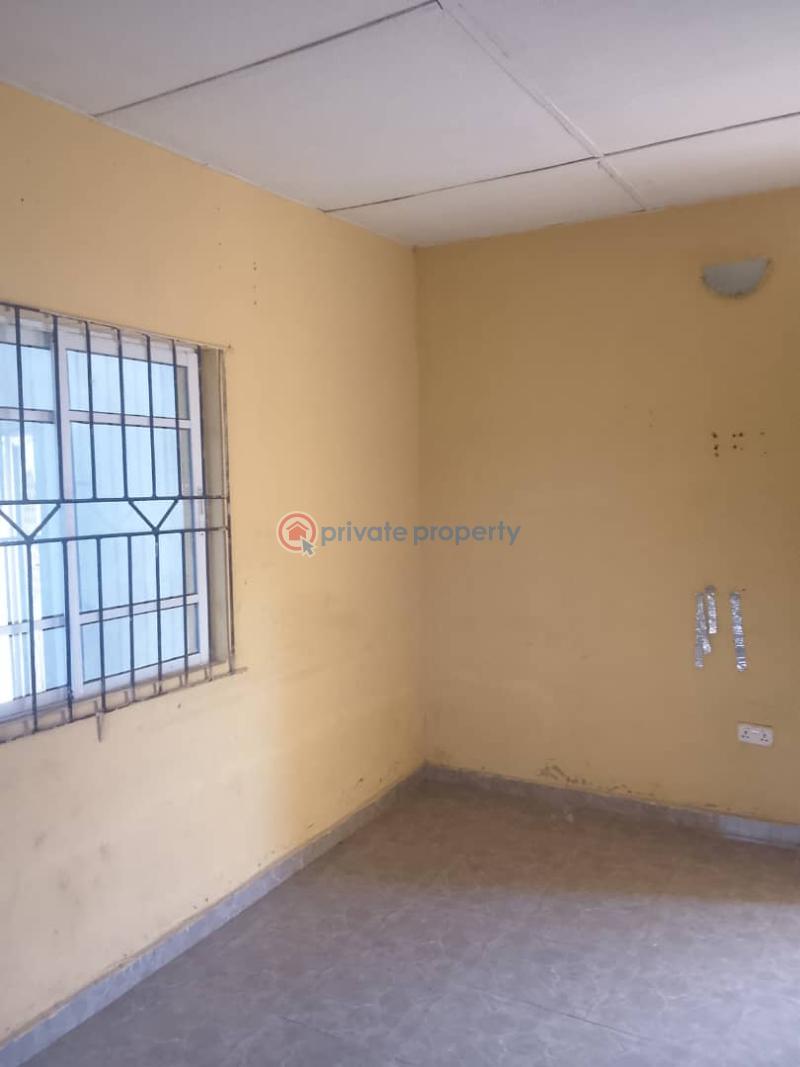 1 bedroom Mini Flat For Rent Abesan Estate Ipaja Near Gate Bus Stop Abesan Estate Ipaja Lagos - 3