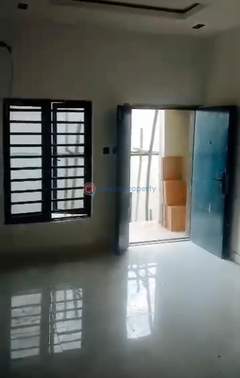 3 bedroom Flat & Apartment For Rent Mende Maryland Lagos - 0