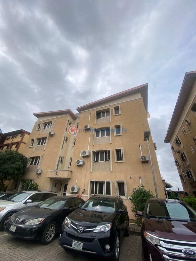 3 bedroom Flat & Apartment For Rent Shitta Surulere Lagos - 0