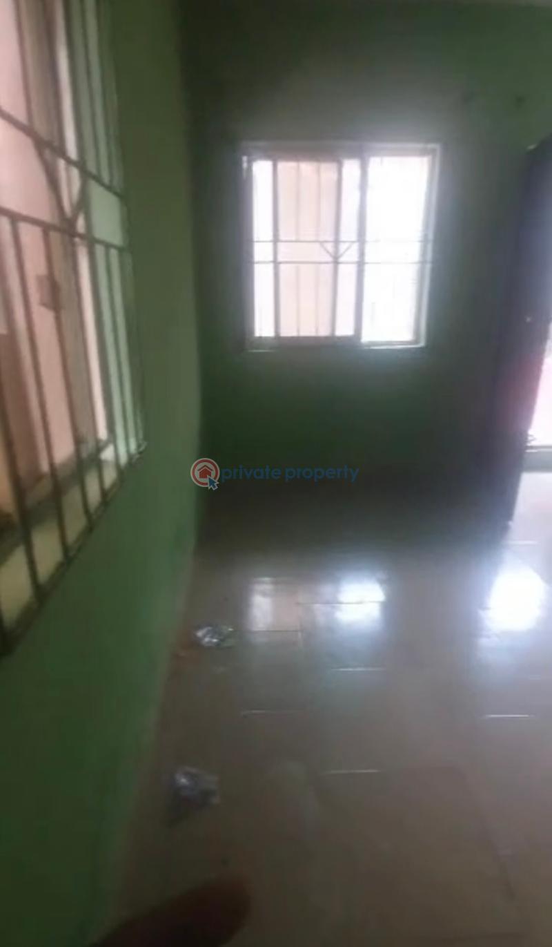 1 bedroom Self Contain For Rent Shomolu Lagos - 3