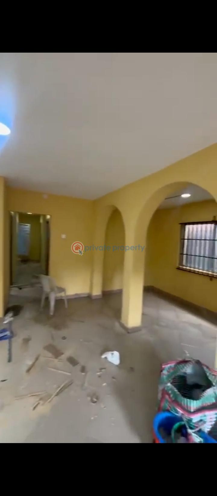 2 bedroom Block Of Flats For Rent Car Park @ Off Odunsi Road Bariga Bariga Shomolu Lagos - 3