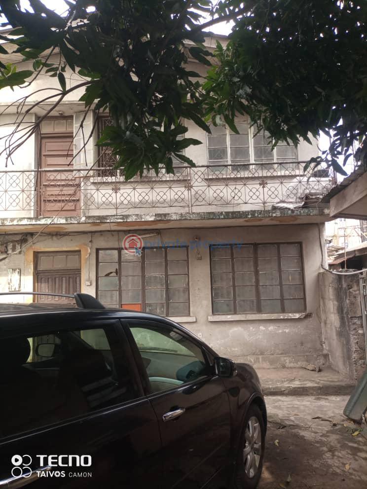 10 bedroom House For Sale Fadeyi Shomolu Lagos - 5