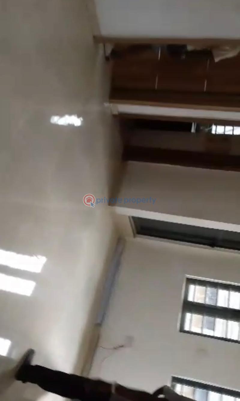 3 bedroom Flat & Apartment For Rent Ogunlana Surulere Lagos - 0
