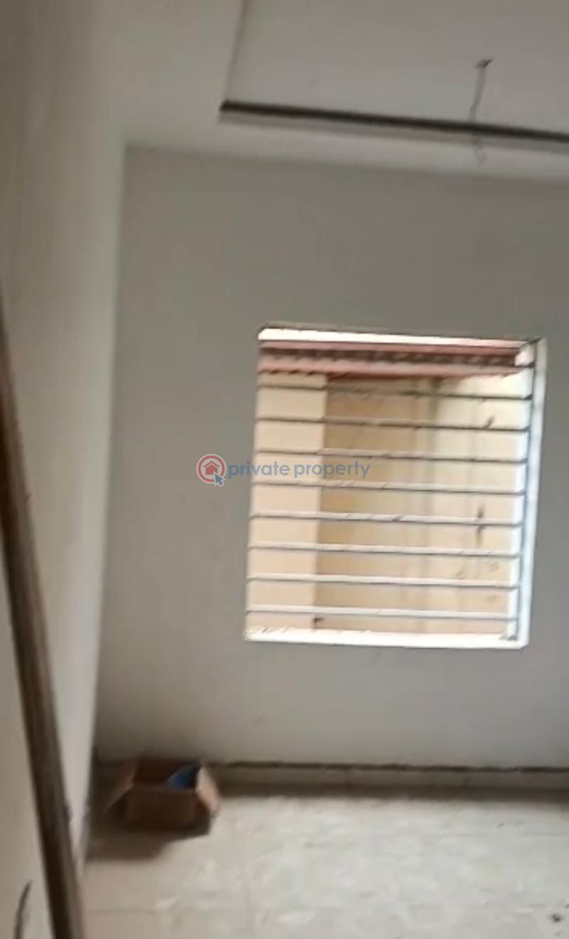 1 bedroom Mini Flat For Rent Adekunle Yaba Lagos - 5