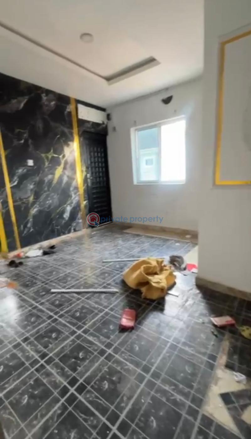 1 bedroom Studio Apartment For Rent Off Morroco Rd Shomolu Lagos - 3