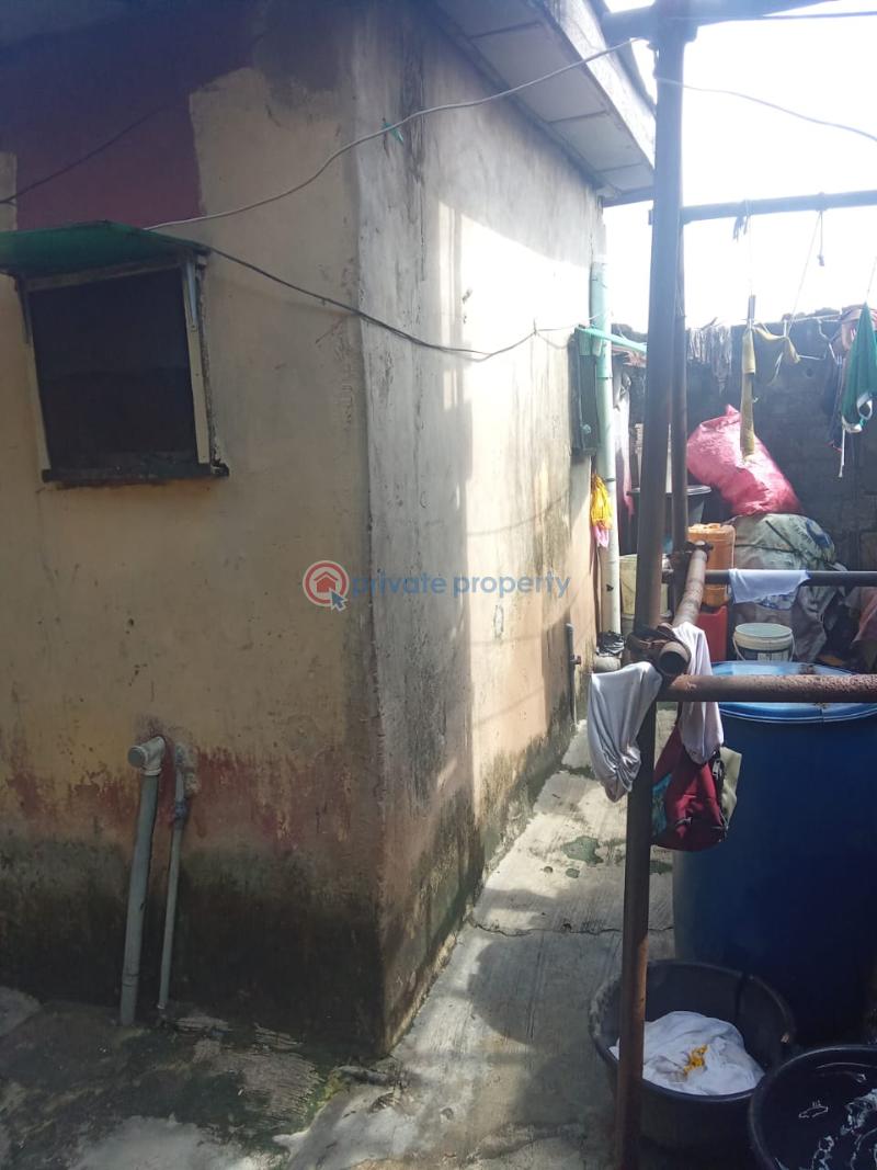 Bungalow For Sale Yaba Lagos - 0