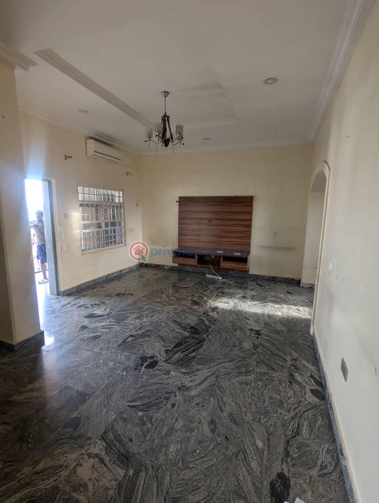 2 bedroom Block Of Flats For Rent Jahi Gilmore Jahi Abuja Phase 2  - 3