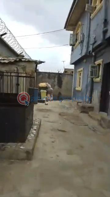 3 bedroom Flat & Apartment For Sale Olaniyi Ending Area New Oko Oba Abule Egba Lagos - 7
