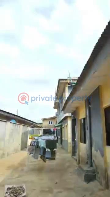 3 bedroom Flat & Apartment For Sale Olaniyi Ending Area New Oko Oba Abule Egba Lagos - 3