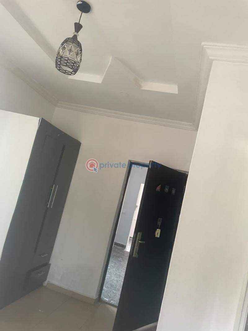 2 bedroom Block Of Flats For Rent Maryland Close Akoto Estate Elebu Akala Express Ibadan Oyo - 1