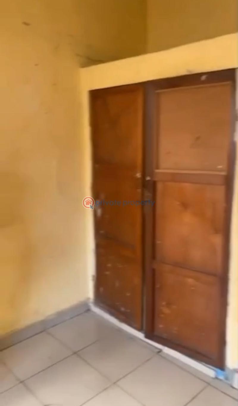 1 bedroom Mini Flat For Rent Iwaya Yaba Lagos - 4