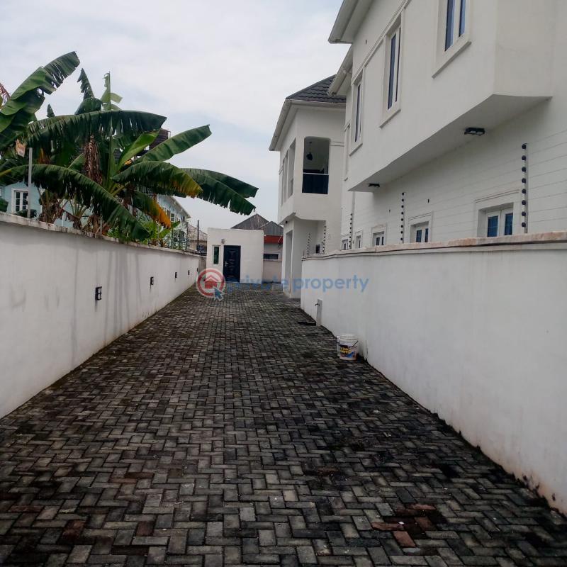 6 bedroom Townhouse For Sale Seaside Estate Badore Ajah Lagos - 2