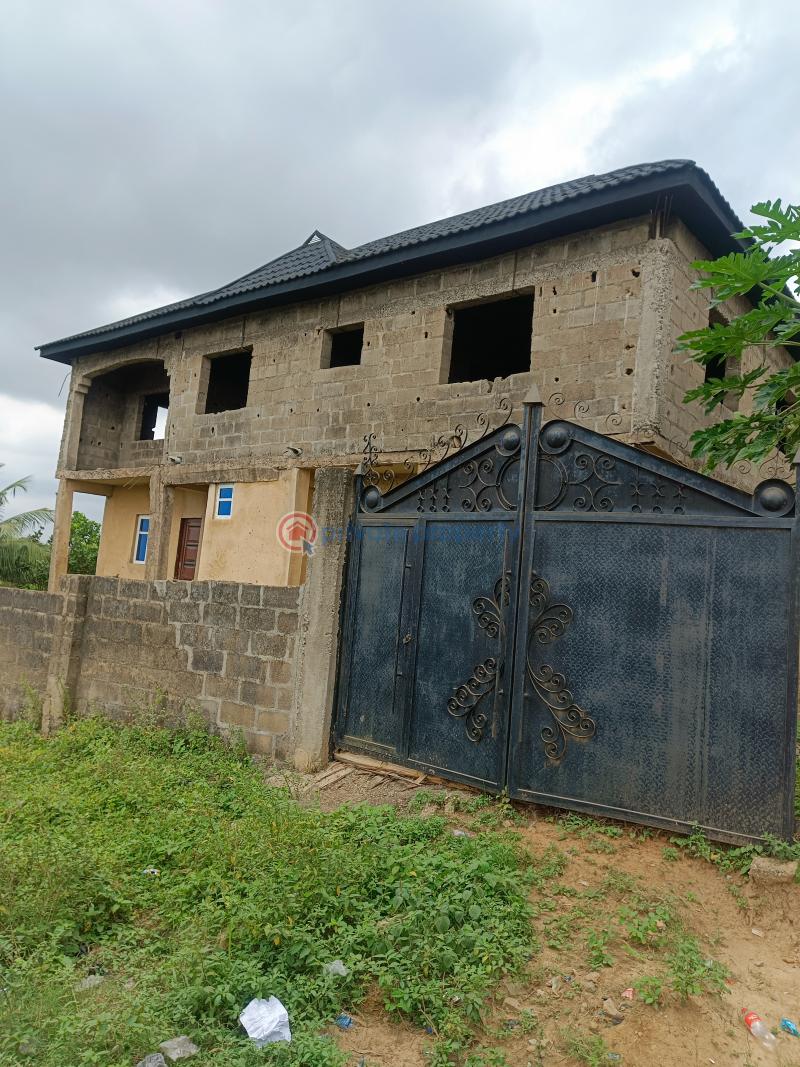 A storey building on a full plot of land - 2 8 bedroom Block Of Flats For Sale Magboro Estate Magboro Lagos Extension Ogun - 2
