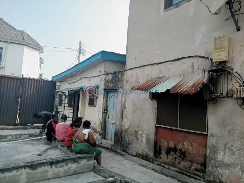10 bedroom Townhouse For Sale Common Wealth Estate Ado Ajah Lagos - 2