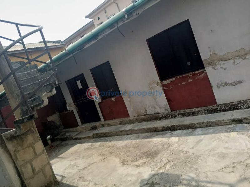 10 bedroom Townhouse For Sale Common Wealth Estate Ado Ajah Lagos - 4