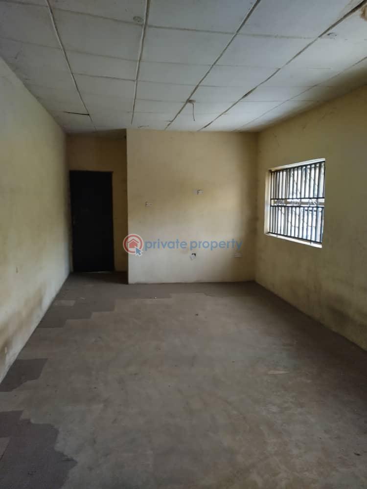 Warehouse For Sale Mile 110,apata Iyaganku Road Iyanganku Ibadan Oyo - 1