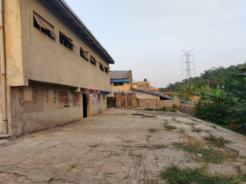 Warehouse For Sale Mile 110,apata Iyaganku Road Iyanganku Ibadan Oyo - 4
