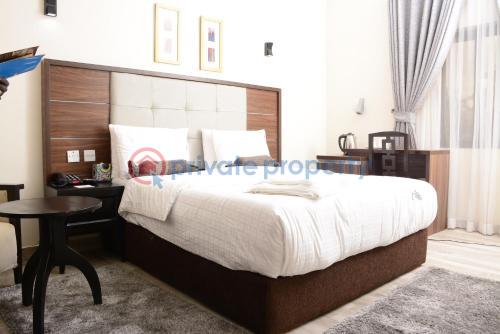 A strategically located hotel on 7 floors, in the high-brow area - 3 10 bedroom Hotel For Sale Waziri Ibrahim Victoria Island Lagos - 3