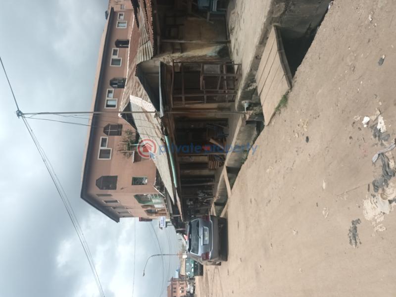 For sale 8 bedroom Bungalow Palm Avenue Ladipo Mushin Lagos (PID