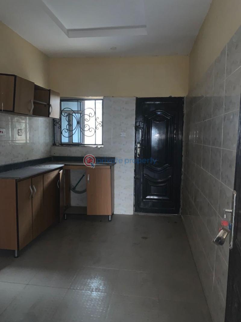 3 bedroom Block Of Flats For Rent Newland Estate, Alaaka, Elebu Akala Express Ibadan Oyo - 9