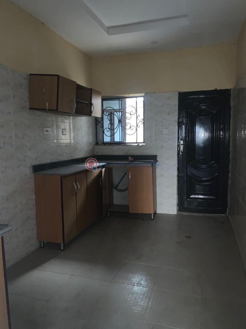 3 bedroom Block Of Flats For Rent Newland Estate, Alaaka, Elebu Akala Express Ibadan Oyo - 2