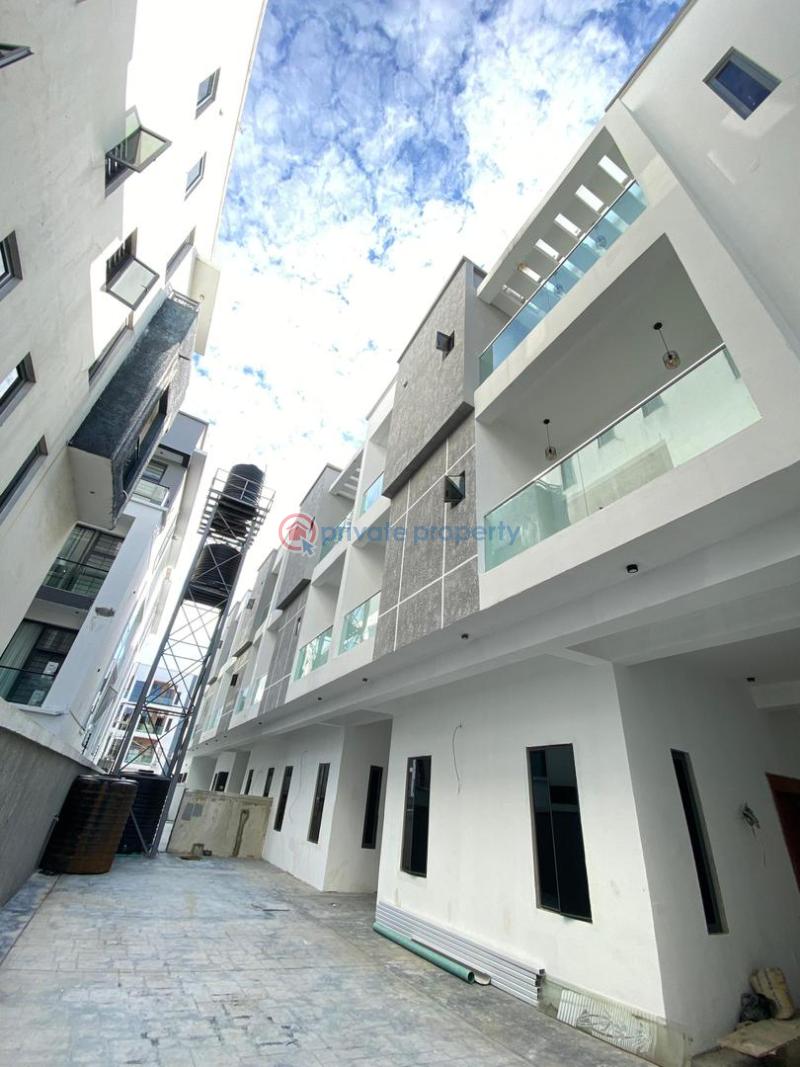 5 bedroom Semi detached Duplex For Sale Ologolo Lekki Lagos - 0