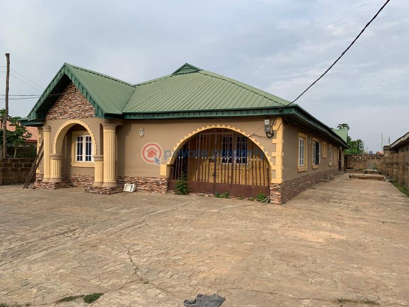 3 bedroom Semi detached Bungalow For Sale Alaaapa Estate, Off Lagos Abeokuta Expressway, Abeokuta Abeokuta Ogun - 0