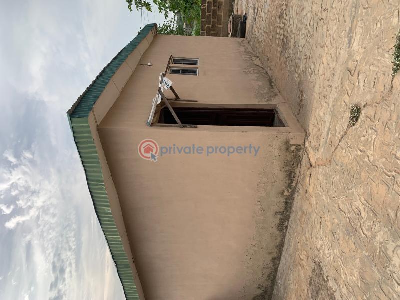 3 bedroom Semi detached Bungalow For Sale Alaaapa Estate, Off Lagos Abeokuta Expressway, Abeokuta Abeokuta Ogun - 2